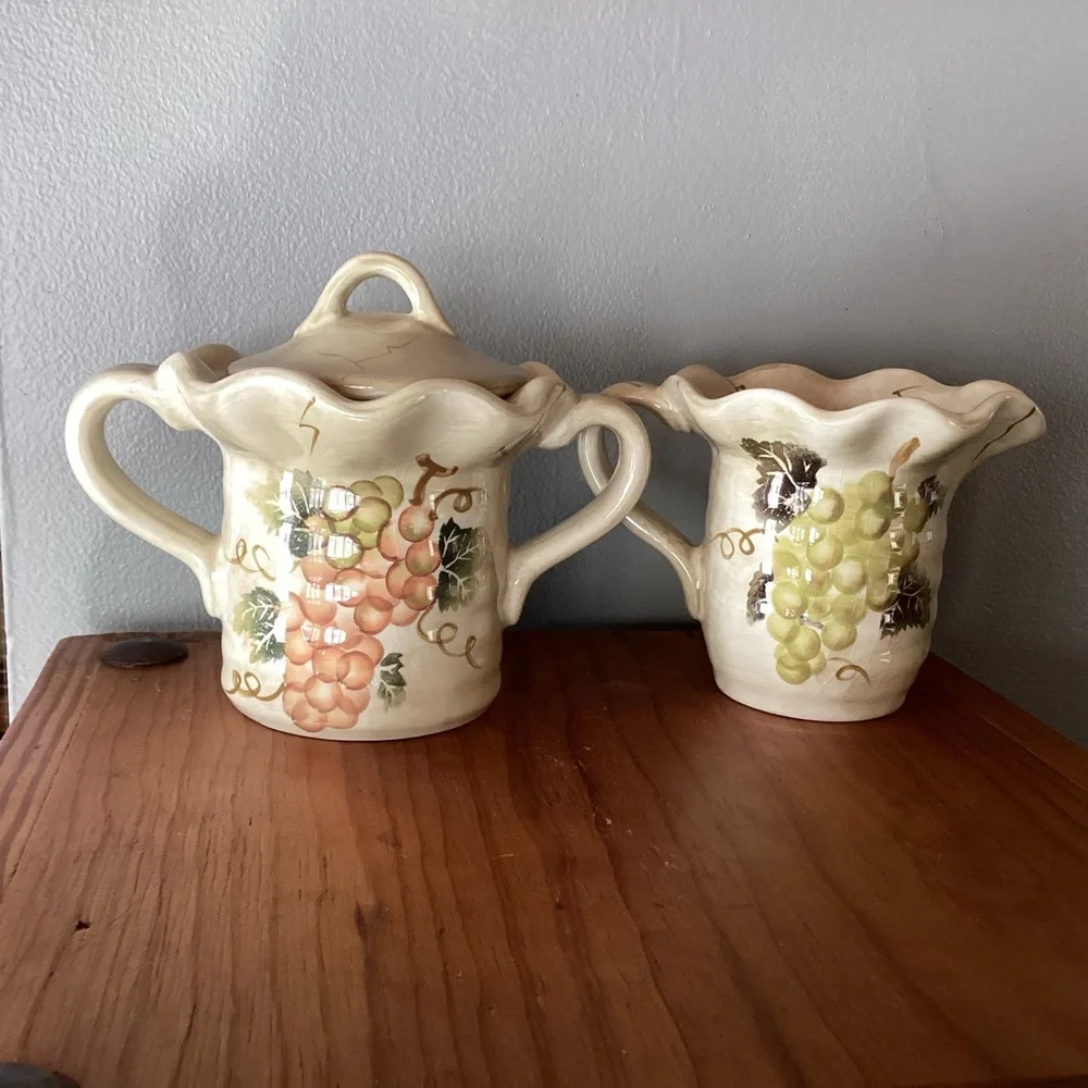 TUSCANY HAND PAINTED CABERNET GRAPEVINE CERAMIC SAUCE/CHEESE CREAM/SUGAR SERVER